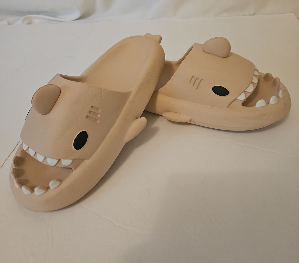 Men's Size 10.5 to 11.5 Shark Design Beige Slid On's